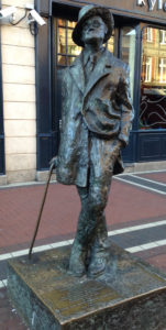 Statue of James Joyce Henry St. Dublin | By Etiennekd, via Wikimedia Commons